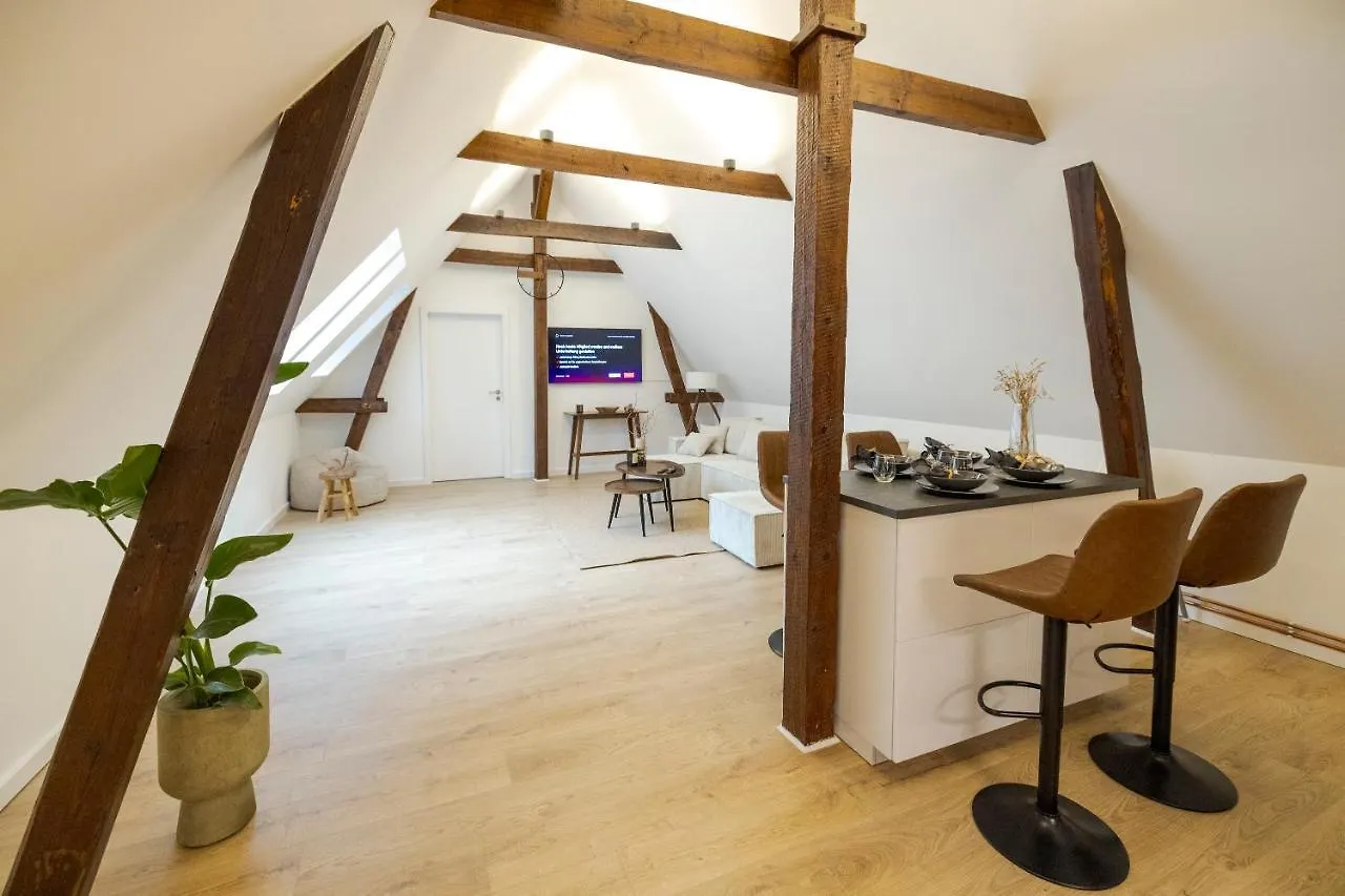 100Qm - 3 Rooms - Central - Rhm Apartments location